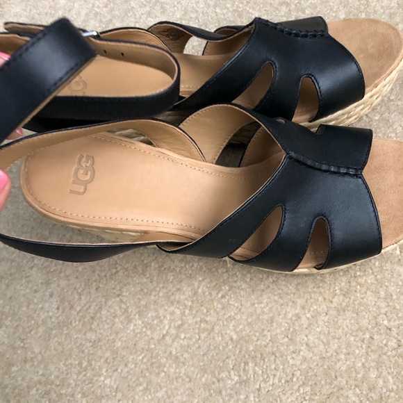Ugg wedge sandals new!! Never worn - Picture 6 of 9